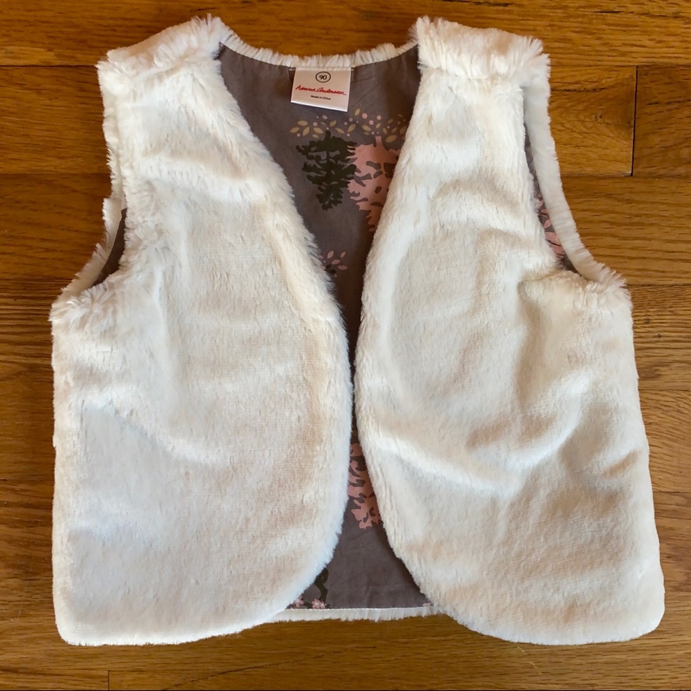 Hanna Andersson Faux Fur White Vest size 90